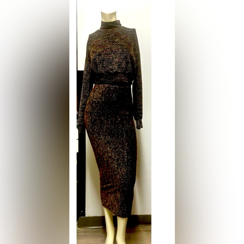 NWOT…Day&Night 2 piece dress set , size:small multi color with a sparkle
